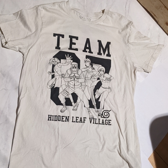 Anime 👕 (MED) - Picture 1 of 4